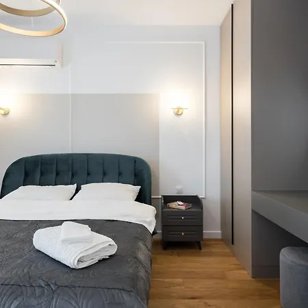 Pearl One Cotroceni Entire With King Bed, Parking, Fast Wifi, Balcony Apartment Bucharest