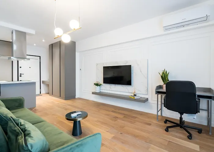 Apartment Pearl One Cotroceni Entire With King Bed, Parking, Fast Wifi, Balcony