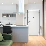 Apartment Pearl One Cotroceni Entire With King Bed, Parking, Fast Wifi, Balcony Bucharest