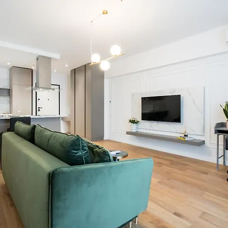 Pearl One Cotroceni Entire With King Bed, Parking, Fast Wifi, Balcony Апартаменты