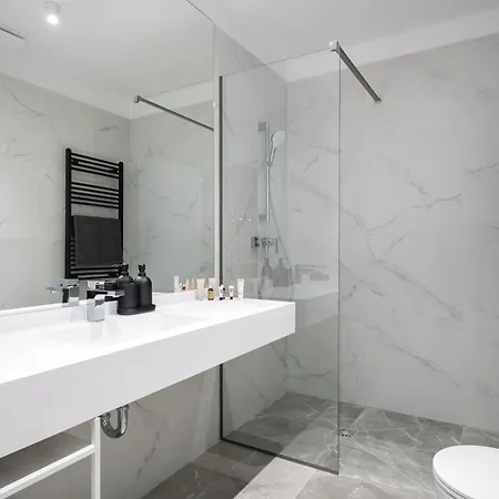 Pearl One Cotroceni Entire With King Bed, Parking, Fast Wifi, Balcony Апартаменты *