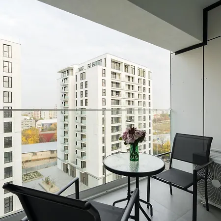 Apartment Pearl One Cotroceni Entire With King Bed, Parking, Fast Wifi, Balcony *