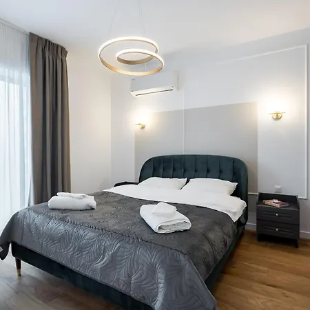 Pearl One Cotroceni Entire With King Bed, Parking, Fast Wifi, Balcony Апартаменты *