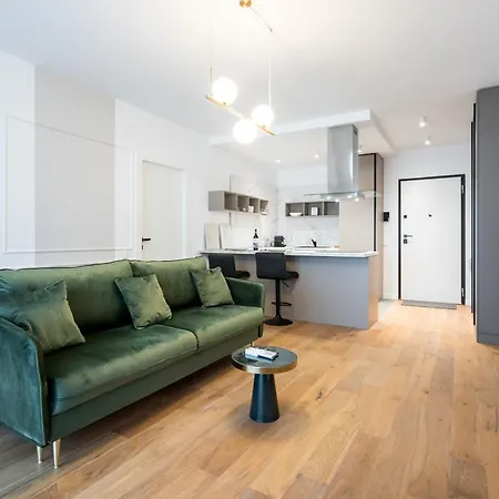 Pearl One Cotroceni Entire With King Bed, Parking, Fast Wifi, Balcony *