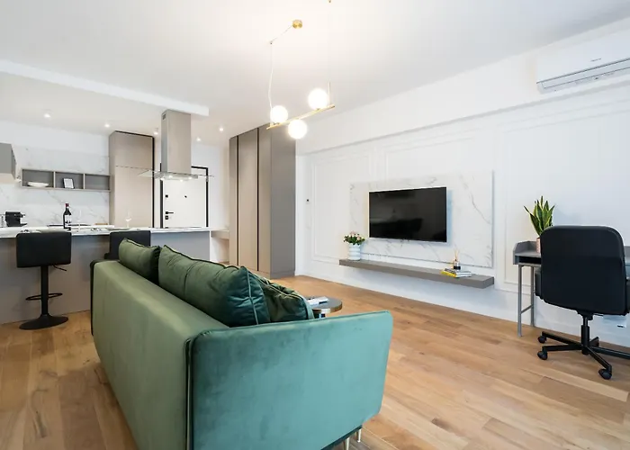 Pearl One Cotroceni Entire With King Bed, Parking, Fast Wifi, Balcony Apartament