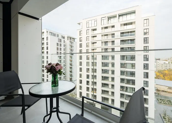 Pearl One Cotroceni Entire With King Bed, Parking, Fast Wifi, Balcony Bucharest