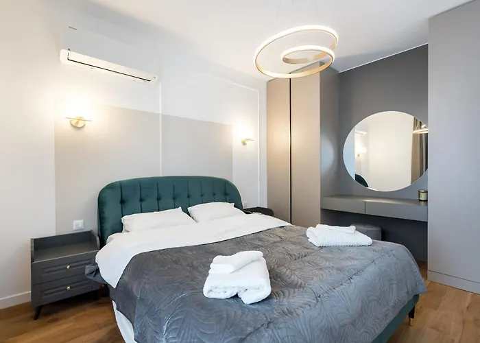 Pearl One Cotroceni Entire With King Bed, Parking, Fast Wifi, Balcony