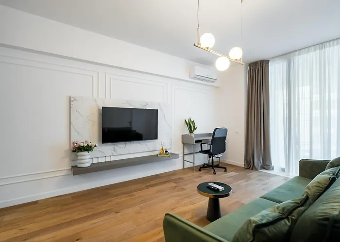 Pearl One Cotroceni Entire With King Bed, Parking, Fast Wifi, Balcony Apartament