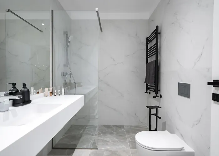 Apartament Pearl One Cotroceni Entire With King Bed, Parking, Fast Wifi, Balcony *