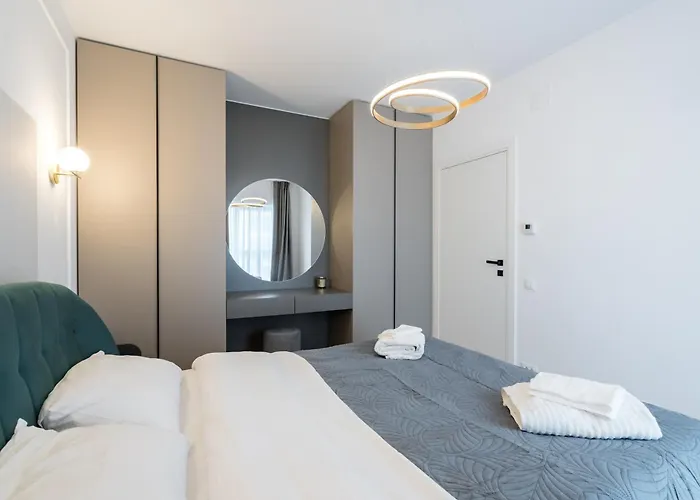 Pearl One Cotroceni Entire With King Bed, Parking, Fast Wifi, Balcony