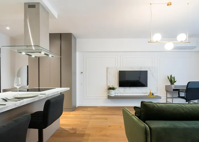 Pearl One Cotroceni Entire With King Bed, Parking, Fast Wifi, Balcony * Bukarest