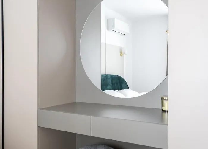 Pearl One Cotroceni Entire With King Bed, Parking, Fast Wifi, Balcony *