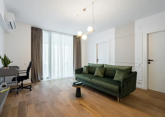 Pearl One Cotroceni Entire With King Bed, Parking, Fast Wifi, Balcony Апартаменты Бухарест