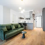 Pearl One Cotroceni Entire With King Bed, Parking, Fast Wifi, Balcony *