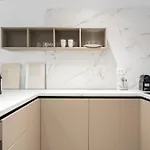 Appartamento Pearl One Cotroceni Entire With King Bed, Parking, Fast Wifi, Balcony Bucarest
