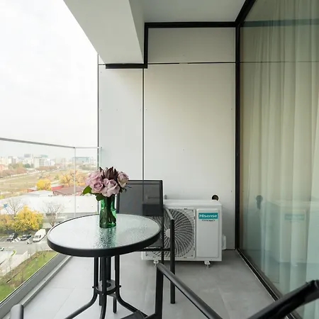 Апартаменти Pearl One Cotroceni Entire With King Bed, Parking, Fast Wifi, Balcony *