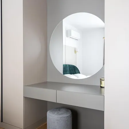 Pearl One Cotroceni Entire With King Bed, Parking, Fast Wifi, Balcony *