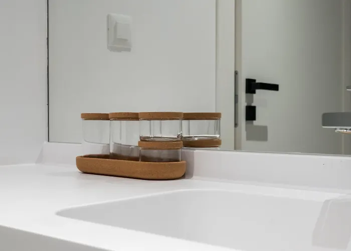 Pearl One Cotroceni Entire With King Bed, Parking, Fast Wifi, Balcony * Bucureşti